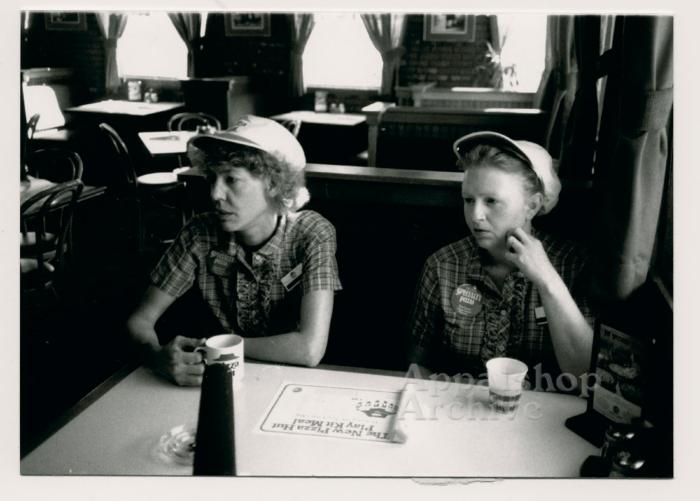 Fast Food Women production still
