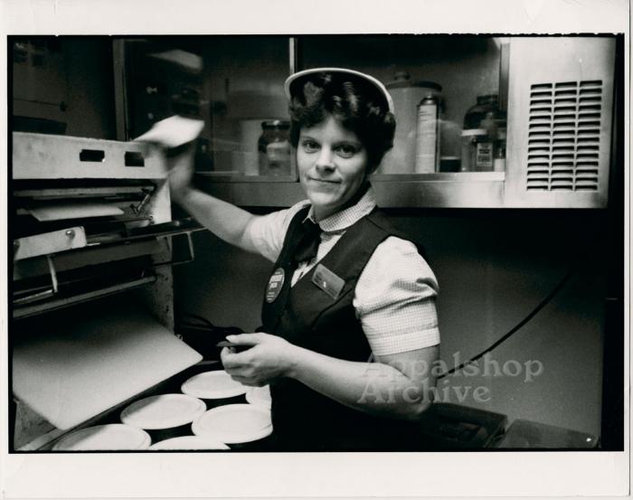 Fast Food Women production still