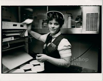 Fast Food Women production still