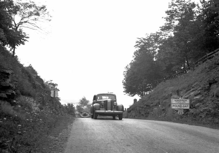 Cars entering into Kentucky along U.S. 23 in Pound Gap