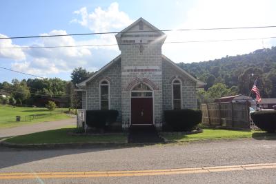Moccasin Street Church of Christ exterior