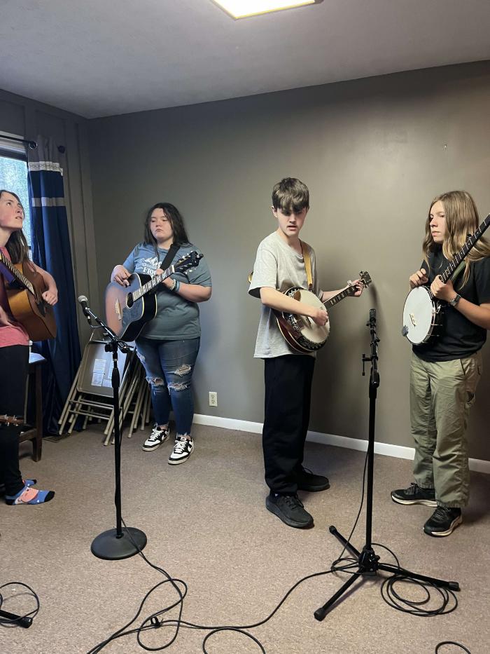 Hindman Settlement School Pick and Bow Stringband 2025