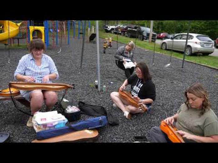 Elk River Blues dulcimer lesson taught by Sarah Kate Morgan