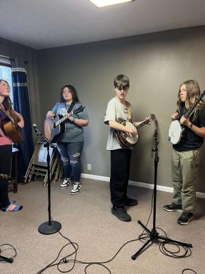 Hindman Settlement School Pick and Bow Stringband 2025