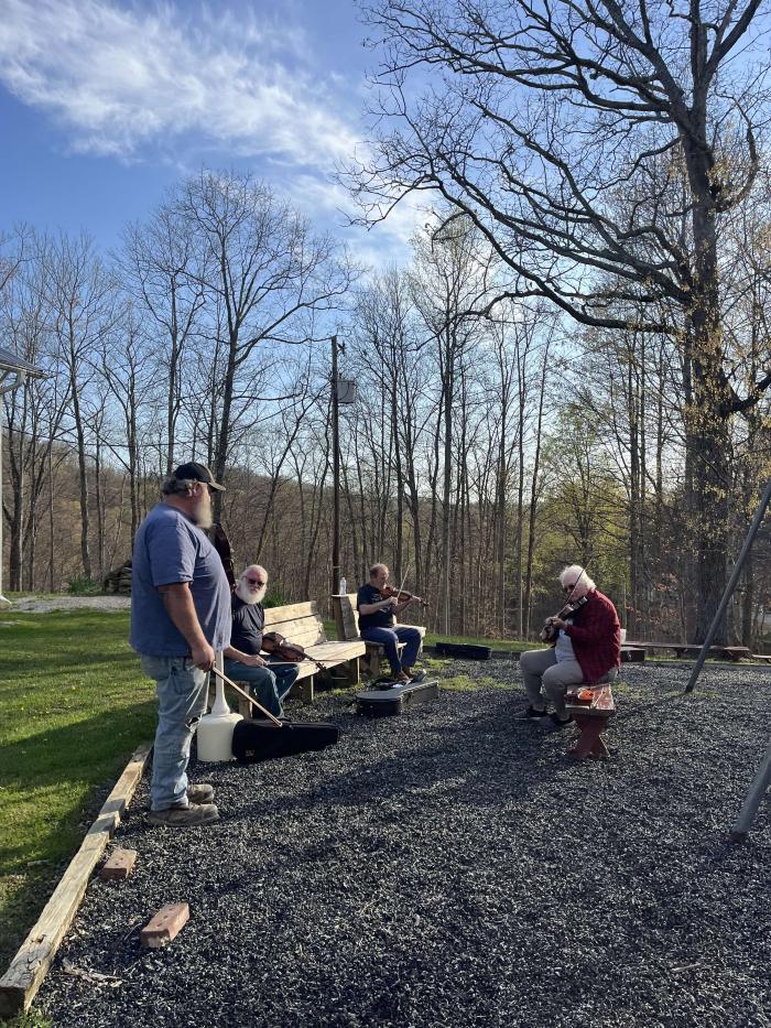 Pick and Bow class at Carcassonne Community Center