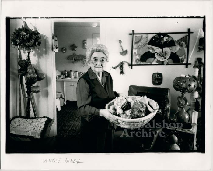 Minnie Black's Gourd Band production still