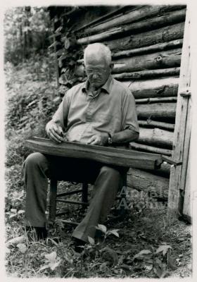 Sourwood Mountain Dulcimers production still